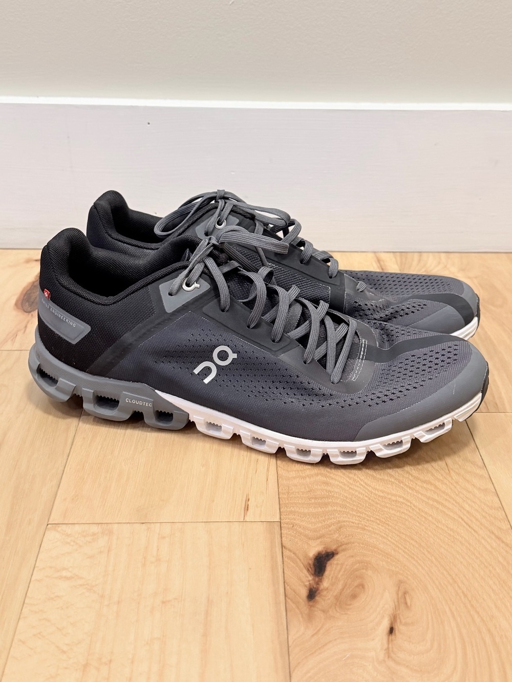 On Running Men’s Cloudflow Sneakers